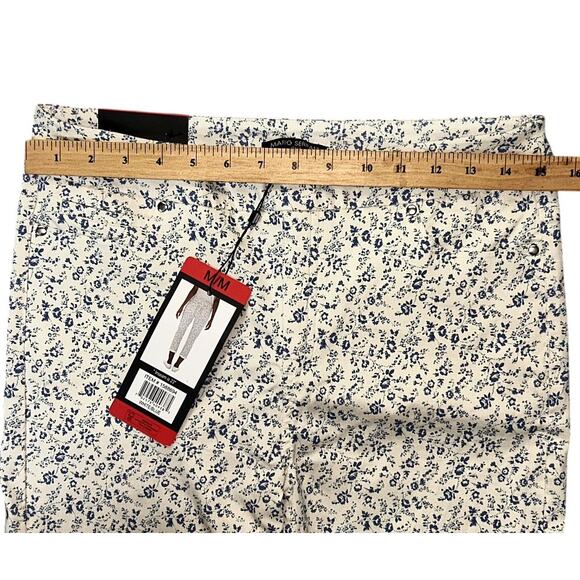 NWT Mario Serrani Cuff Capri Stretch White & Blue Floral Pants Medium - Picture 3 of 9